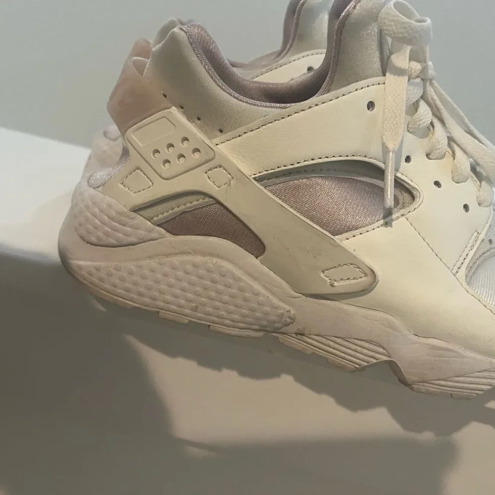 Nike Women's Air Huarache Shoes Sneakers Sail/Light Bone DH4439-104 US 10